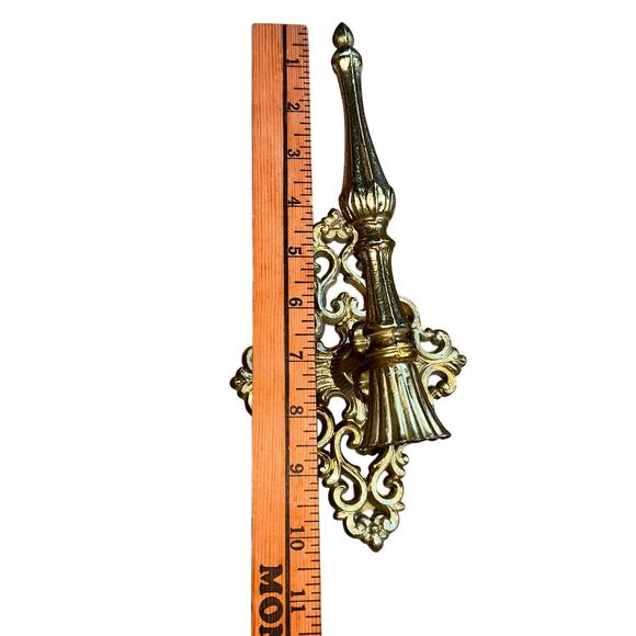 Vintage Hollywood Regency Ornate Gold Floral Scroll Cast Metal Sconces Set Of 2 - Picture 10 of 10